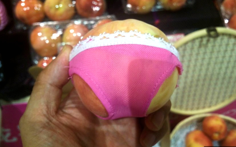 组图：青岛一超市桃子穿上性感裤衩 身姿妖娆
