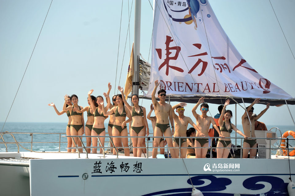 高清:160名型男美女巡游 乘八艘大帆船身材吸晴