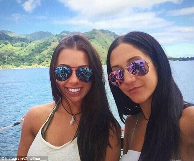 两美女晒度假照被捕 涉嫌走私上亿元毒品