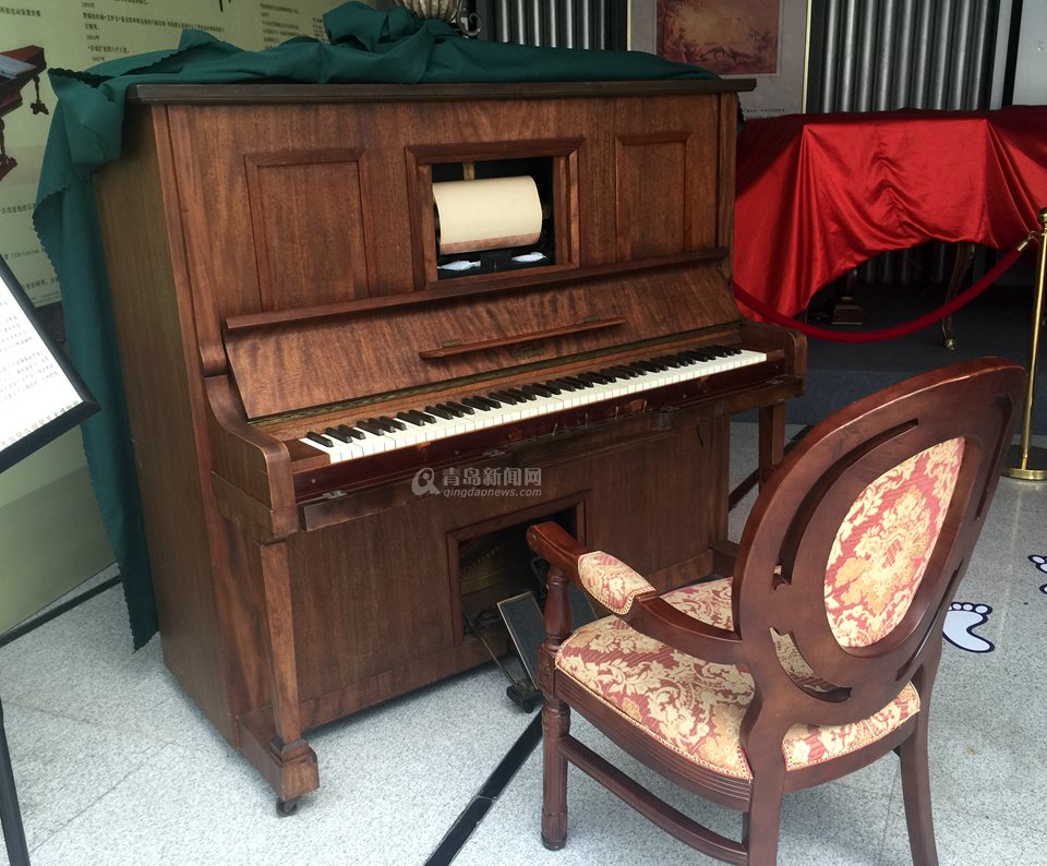 高清：青岛有个钢琴博物馆 藏有40余架古董钢琴