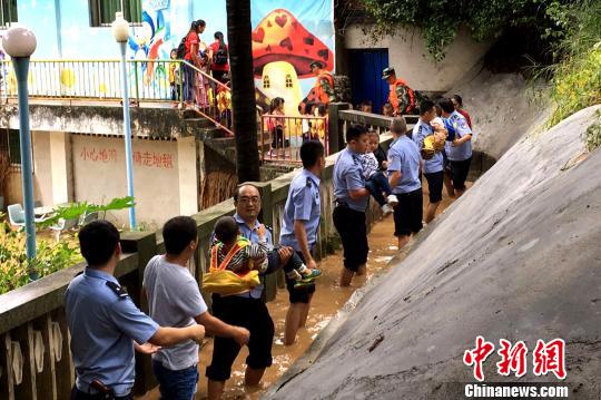 四川攀枝花遭暴雨袭击造成7人死亡9人失联