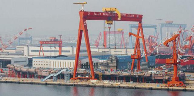 外媒：中国首艘国产航母即将竣工 舰岛有9层楼高