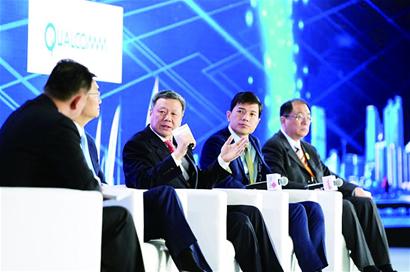 马化腾李彦宏等大咖青岛纵论“互联网+” 马化腾李彦宏等大咖青岛纵论“互联网+”