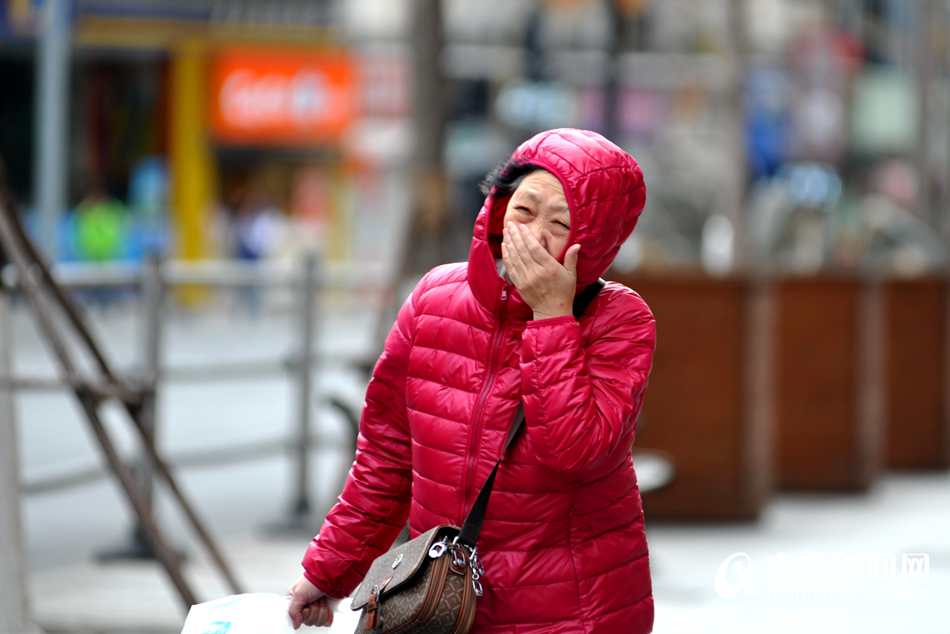 高清:今日小雪 寒潮来袭大风降温青岛一夜入冬