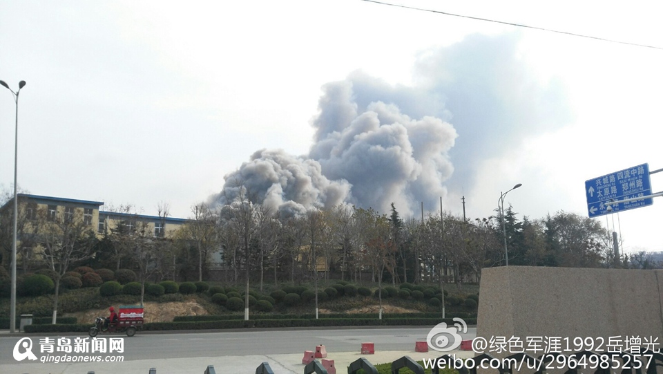 李沧区一硅油库房失火 火已被扑灭无人员伤亡