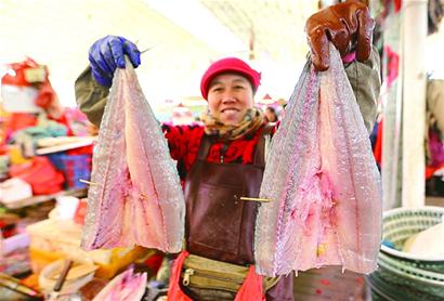 渔村年产海米200万斤 一户渔民一冬能赚5万元