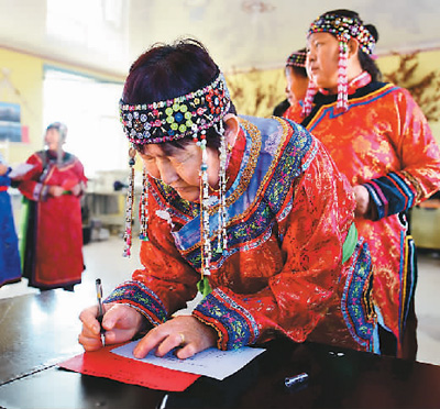 黑龙江省大兴安岭地区呼玛县县乡两级人大代表换届投票选举现场。