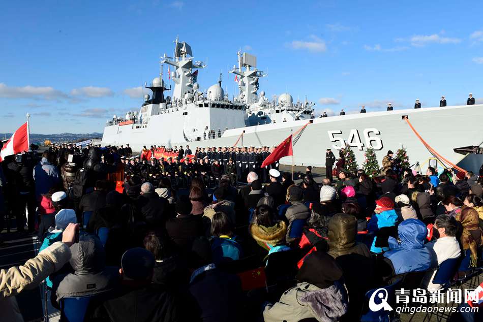 高清:中国海军舰艇编队抵维多利亚 访问加拿大
