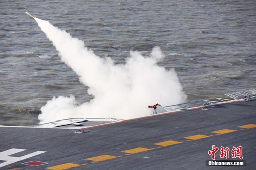 中国航母编队实际使用武器演习