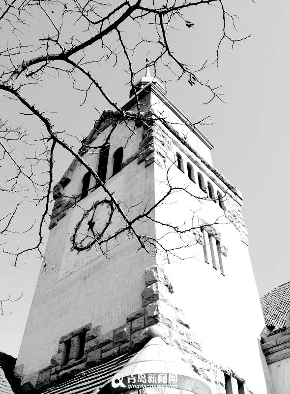 高清:黑白视角看老城区三座教堂 感受穿越之美