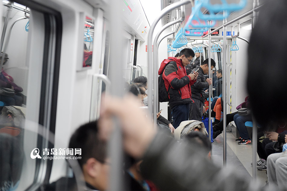 3号线半月载客215万 市民习惯地铁出行