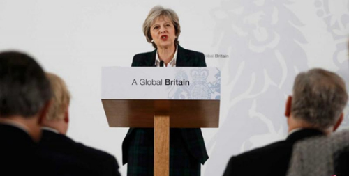 英首相称英国拟着眼“硬脱欧” 将限制移民流动