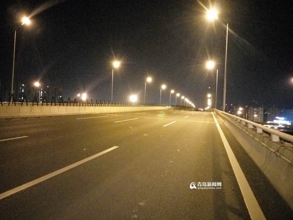 环湾路与跨海大桥接线桥路灯26号晚恢复照明