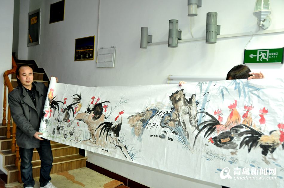 平度画家绘制12米百鸡图 百只锦鸡形态各异