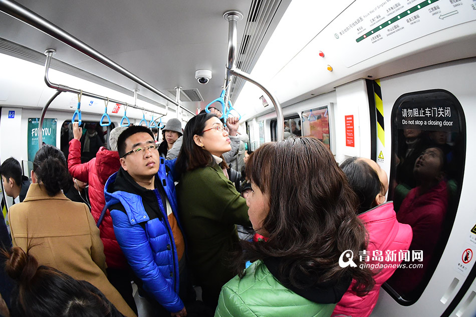 春节假期载客65万人 地铁通过春运大考