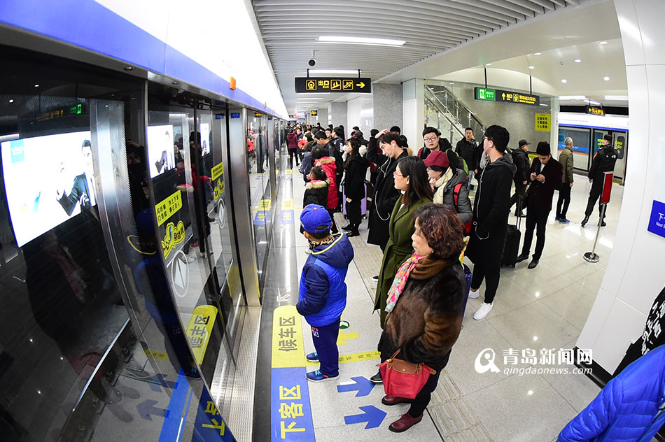 春节假期载客65万人 地铁通过春运大考