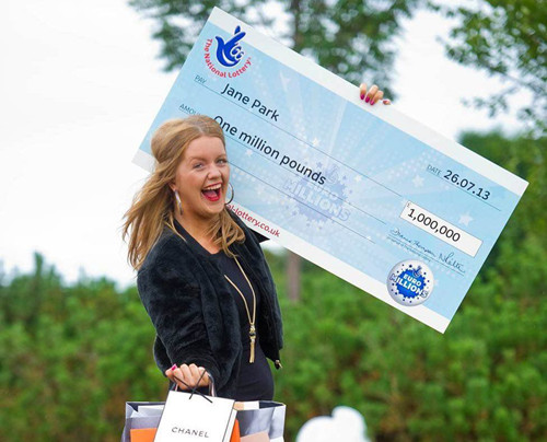 获得一百万欧元大奖的英国女子简·帕克斯