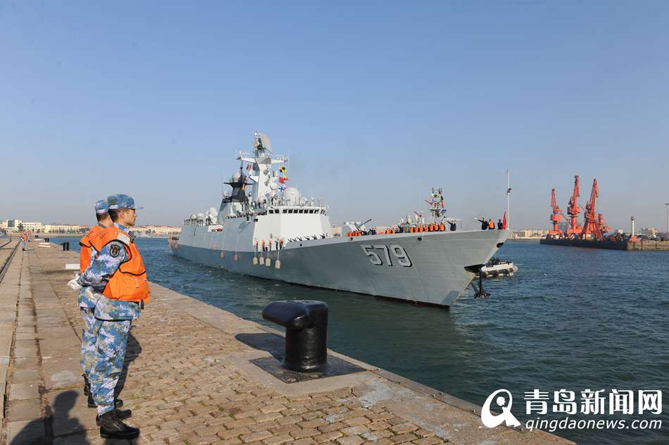 高清：英雄凯旋 第24批护航编队返回青岛军港