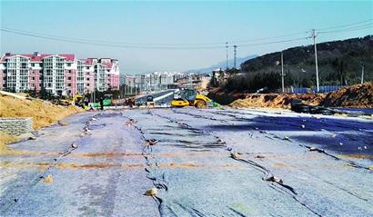 深圳路预计4月南北贯通 将缓解海尔路交通压力