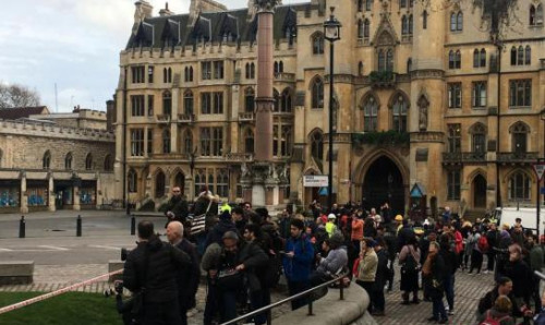 目击者讲述英国议会大厦袭击案