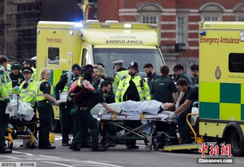 英议会大厦外枪击致5人死40多伤