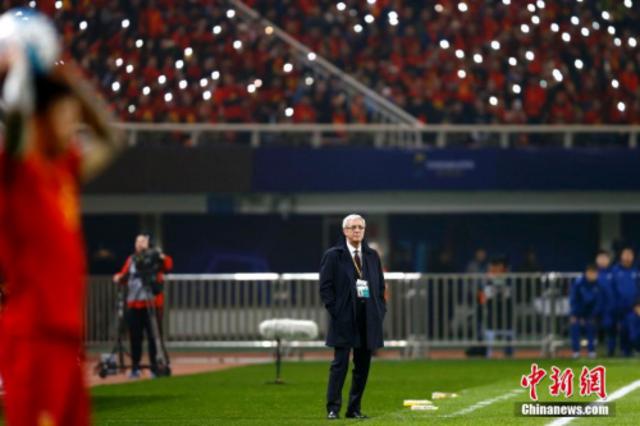 国足今晚将挑战伊朗 里皮:不放弃希望(图)