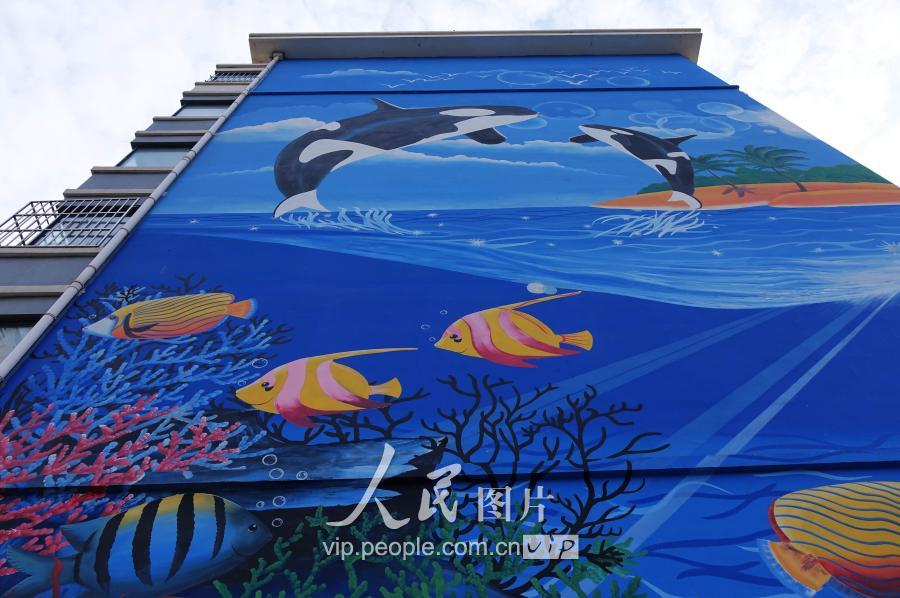 海洋主题墙面彩绘画扮靓青岛渔港