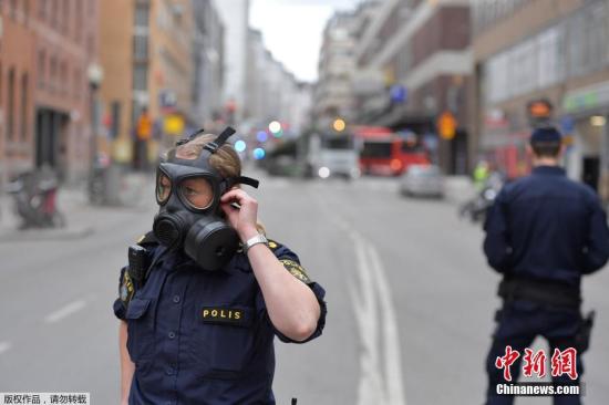 瑞典降半旗哀悼恐袭遇难者 欧洲卡车冲撞频发