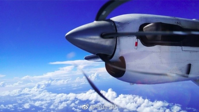 中国情侣自驾国产飞机 成功飞越大西洋