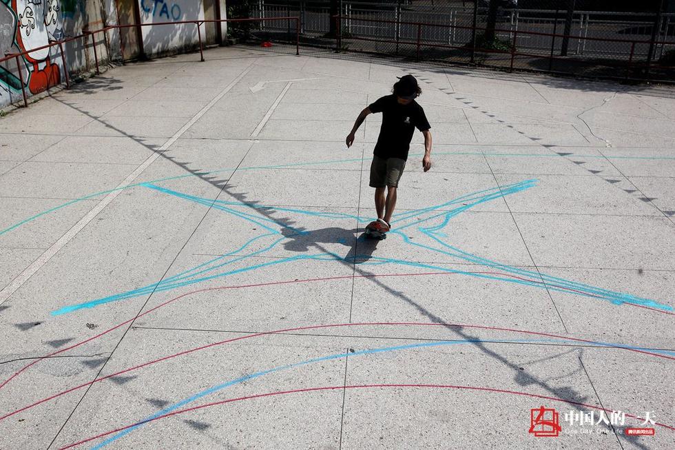 中国人的一天：90后青年和他的滑板涂鸦