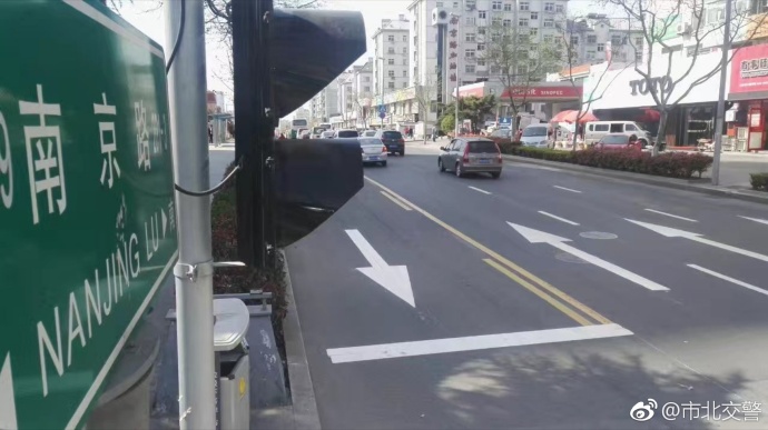 南京路部分路段22日恢复双向 交通标线施划完成
