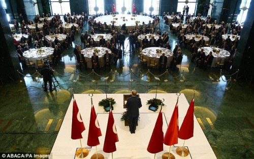 土耳其总统豪华官邸曝光：世界最大 抵30个白宫