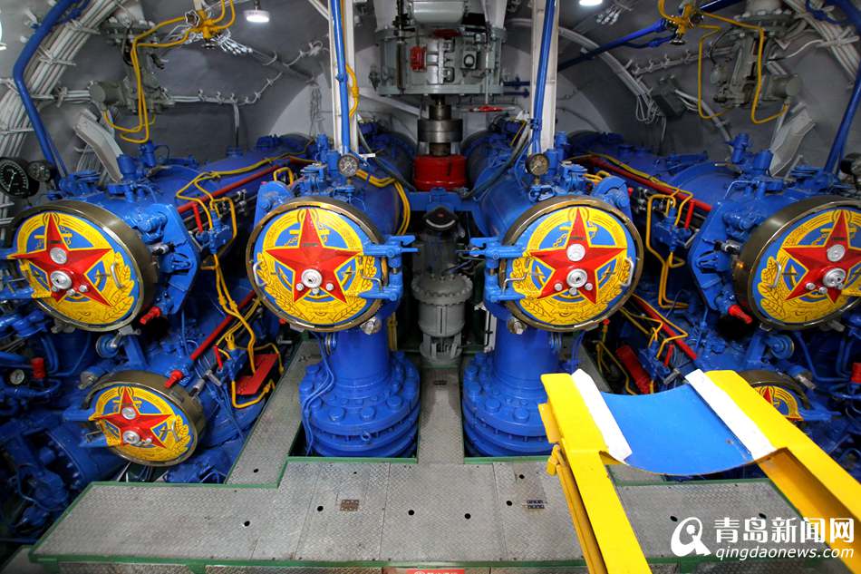 高清:实拍中国首艘核潜艇内部 24日向公众开放