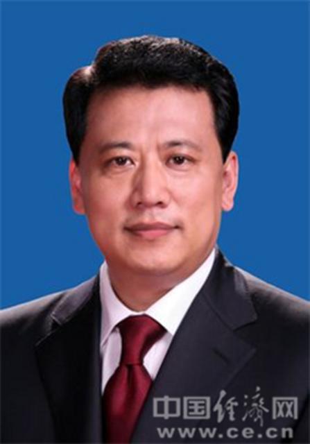 袁家军,男,汉族,1962年9月生,吉林通化人,1992年11月加入中国共产党