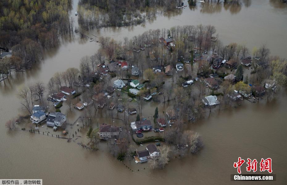 加拿大多地爆发洪水 城镇变“孤岛”