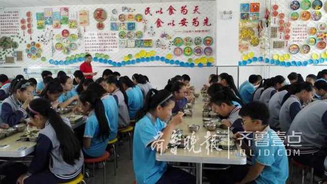 青岛拟建80所学校食堂 计划到5月底建成12所
