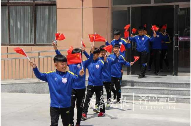 厉害了 ！胶州小学足球队赴法国参赛 中国唯一代表队