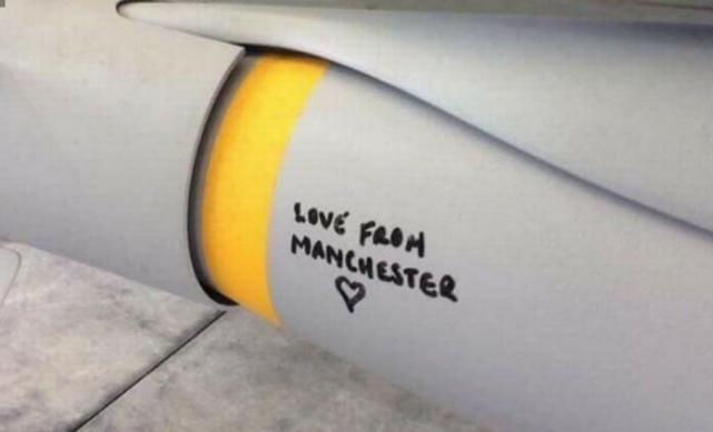 英国空军轰炸IS 炸弹上写：来自曼彻斯特的爱