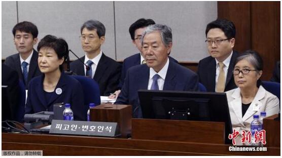 朴槿惠出庭第二次公审保持沉默 崔顺实未出席