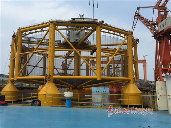 青岛造智能海上渔场系全球首个 启程运往挪威