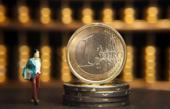 欧洲央行首次买入5亿欧元人民币 暗藏哪些玄机