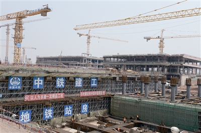施工进展：新机场综合交通中心建设提速