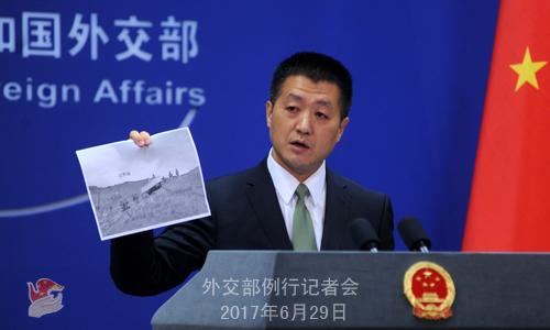 外交部公布印度边防人员非法越界进入中国照片