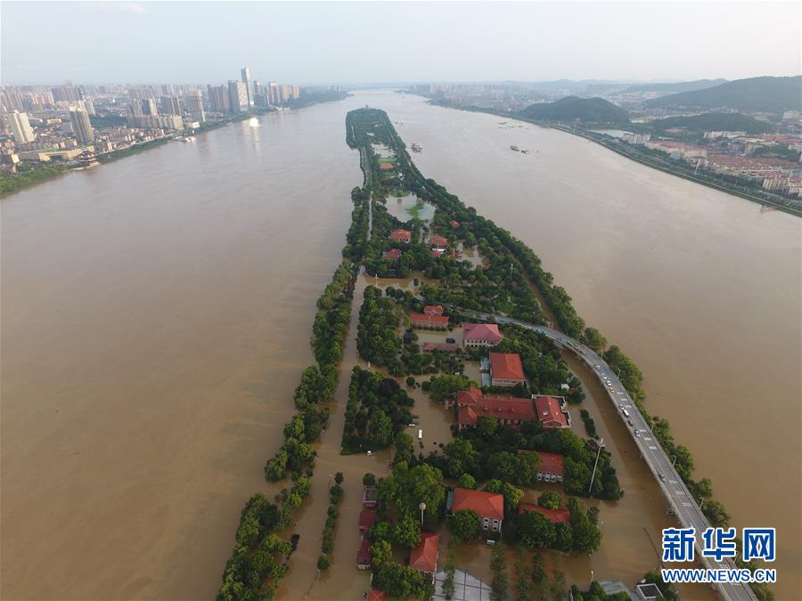 湘江历史最高水位 橘子洲景区遭洪水穿洲