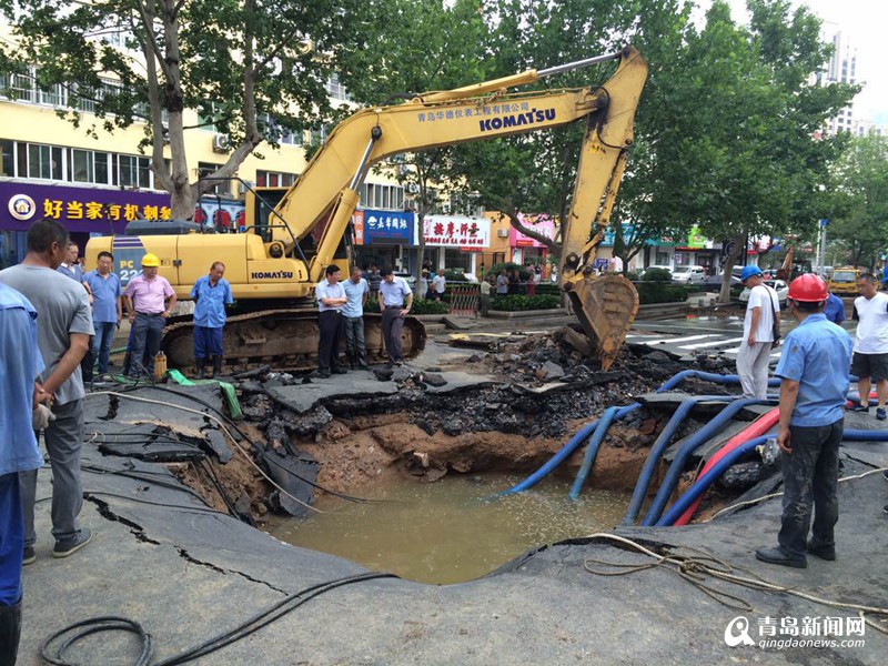 最新:延吉路江都路路口自来水管泄露 抢修中