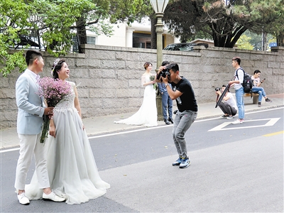 7万对新人来市南婚拍 9月份将挑战世界纪录