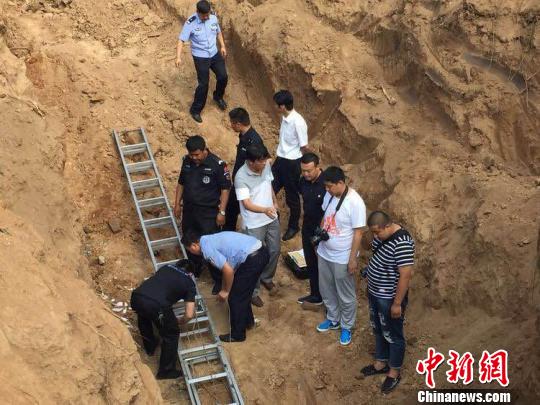 唐代古墓被大铲车盗掘 山西警方20天抓获盗墓贼