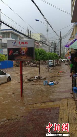 陕西局地遭强降雨袭击 子洲县绥德县部分民众撤离