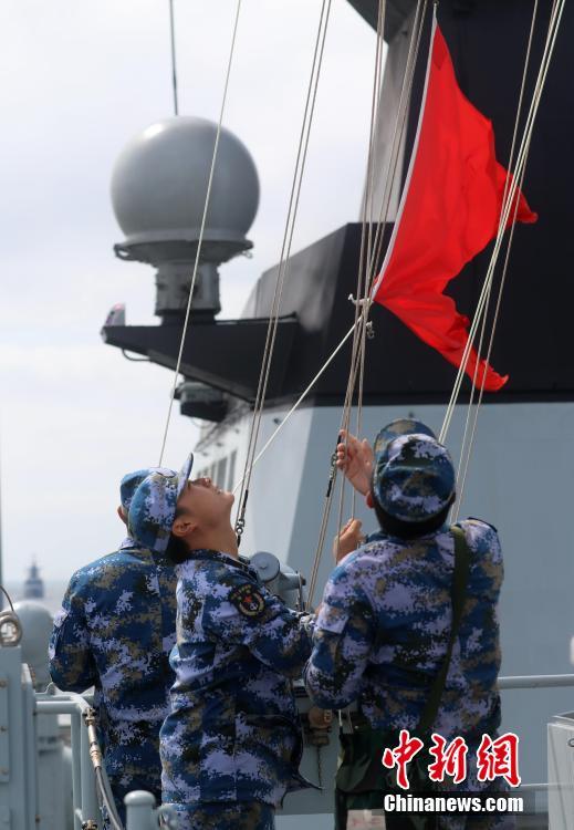 中俄海上联合演习进行实弹射击演练