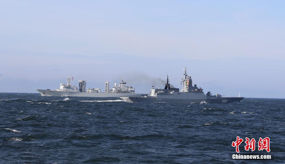 中俄海上联合演习演练登临检查和搜救